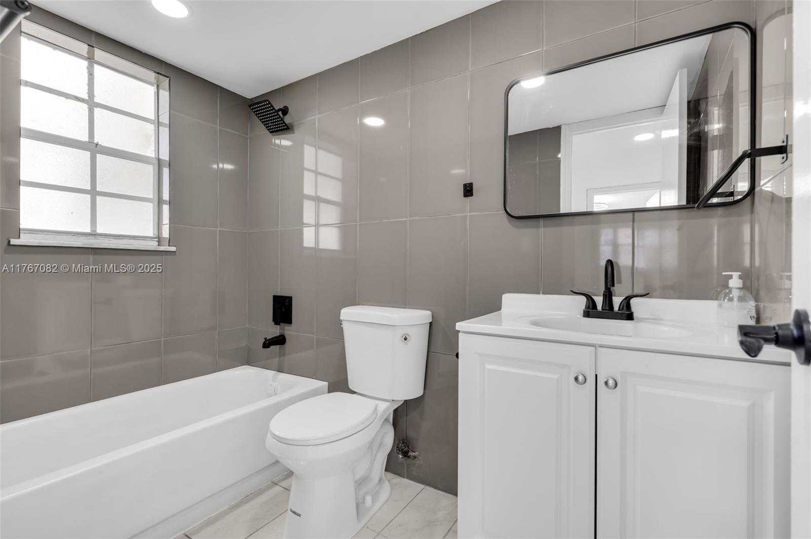 Small Image of 8040 NORTH SUNRISE LAKES DR #106, Sunrise Number 16