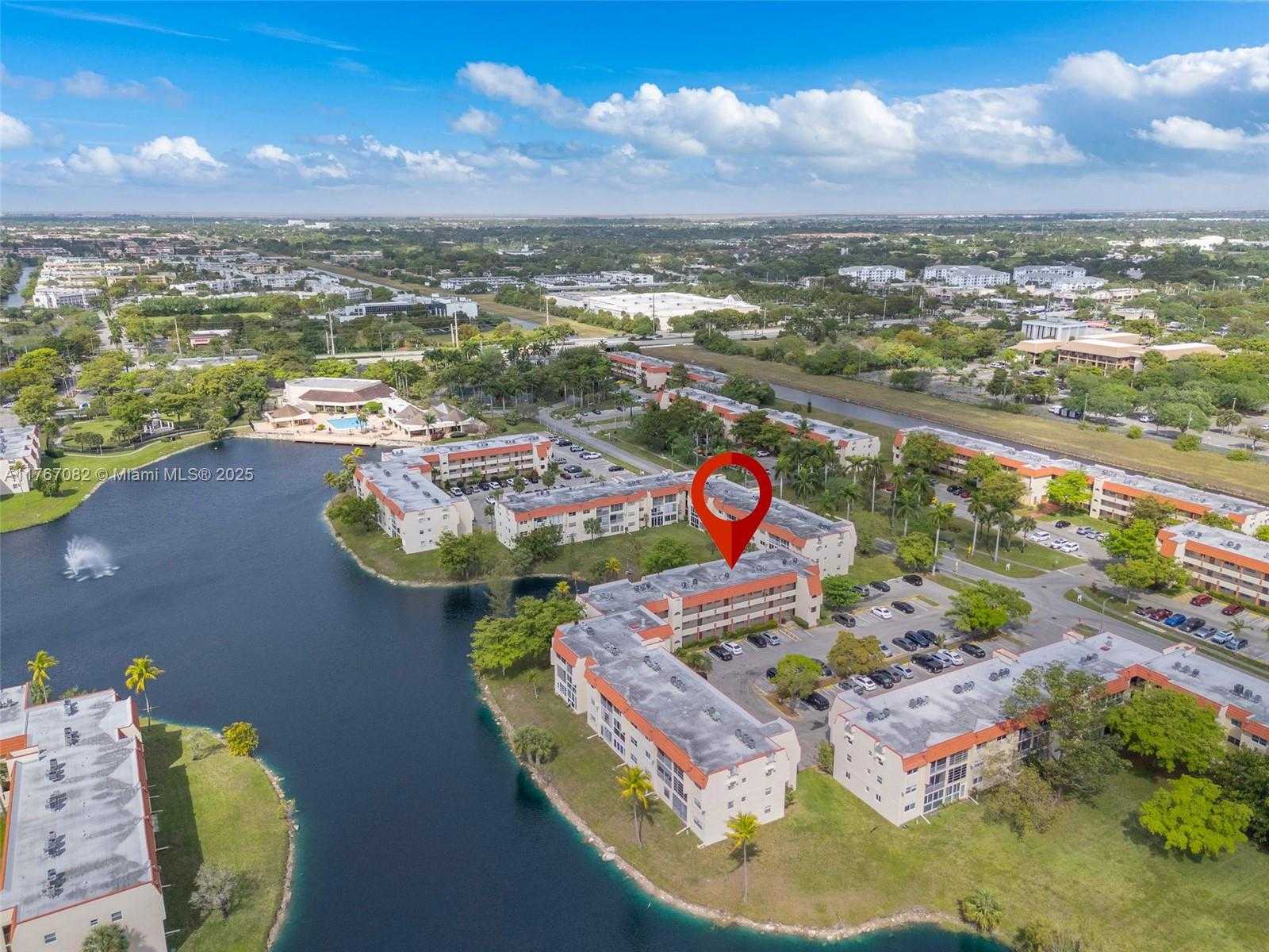Small Image of 8040 NORTH SUNRISE LAKES DR #106, Sunrise Number 23