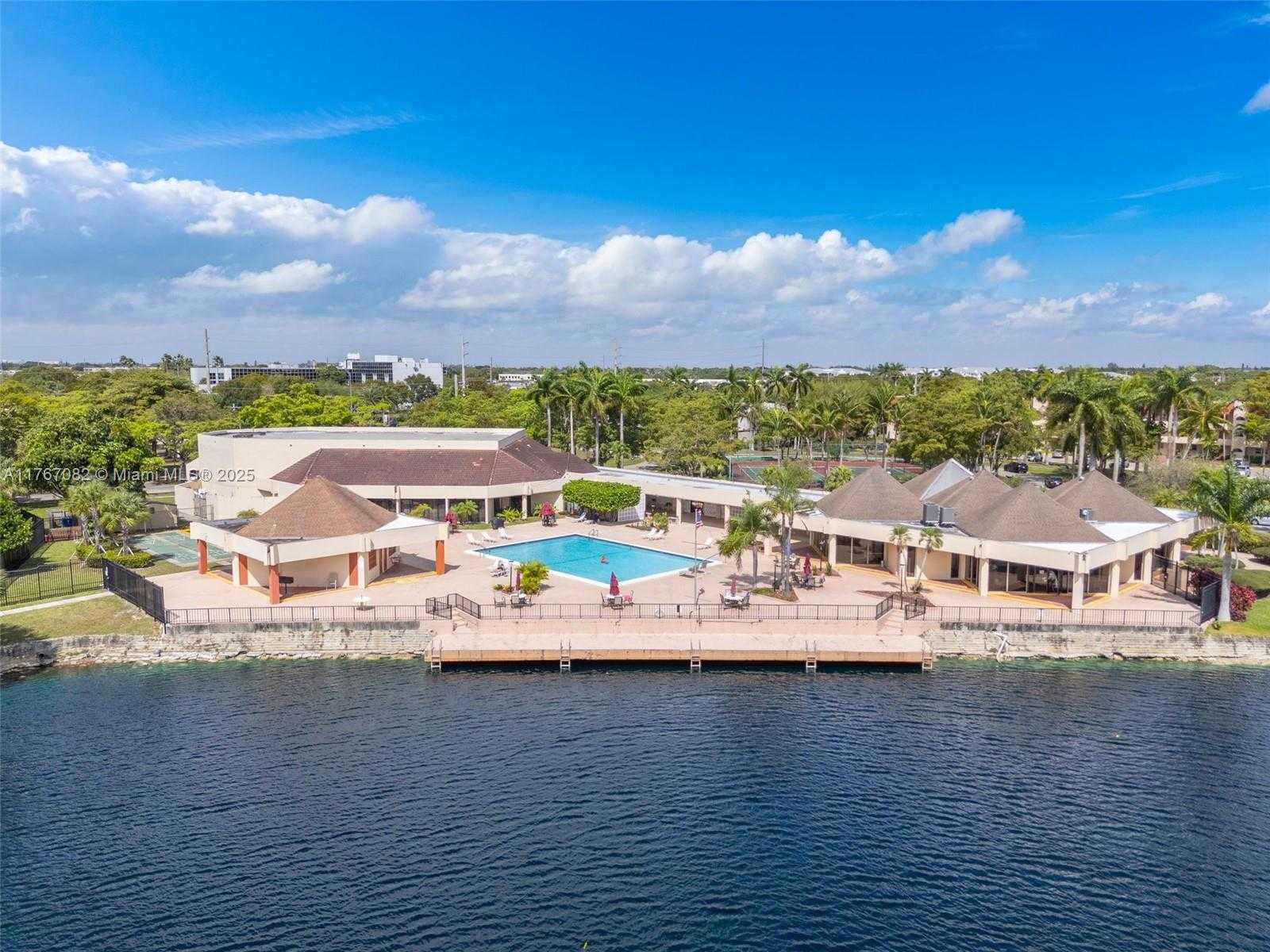 Small Image of 8040 NORTH SUNRISE LAKES DR #106, Sunrise Number 26