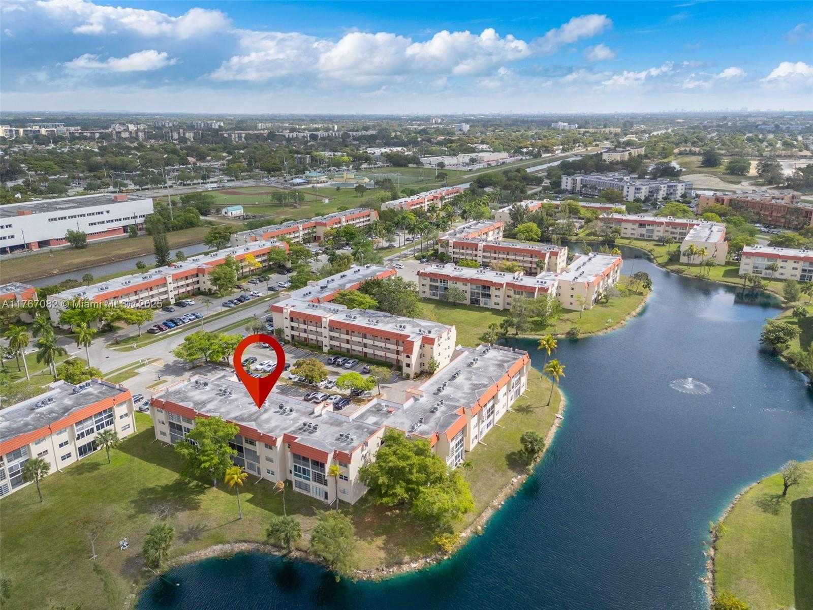 Small Image of 8040 NORTH SUNRISE LAKES DR #106, Sunrise Number 29