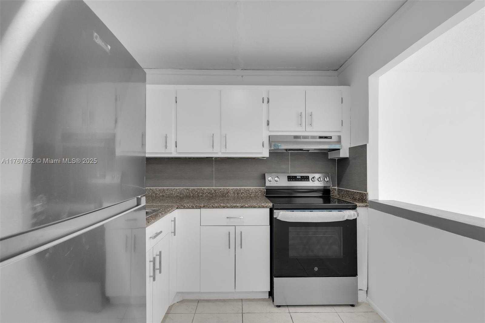 Small Image of 8040 NORTH SUNRISE LAKES DR #106, Sunrise Number 8