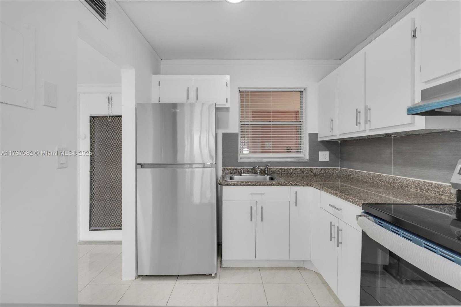 Small Image of 8040 NORTH SUNRISE LAKES DR #106, Sunrise Number 9