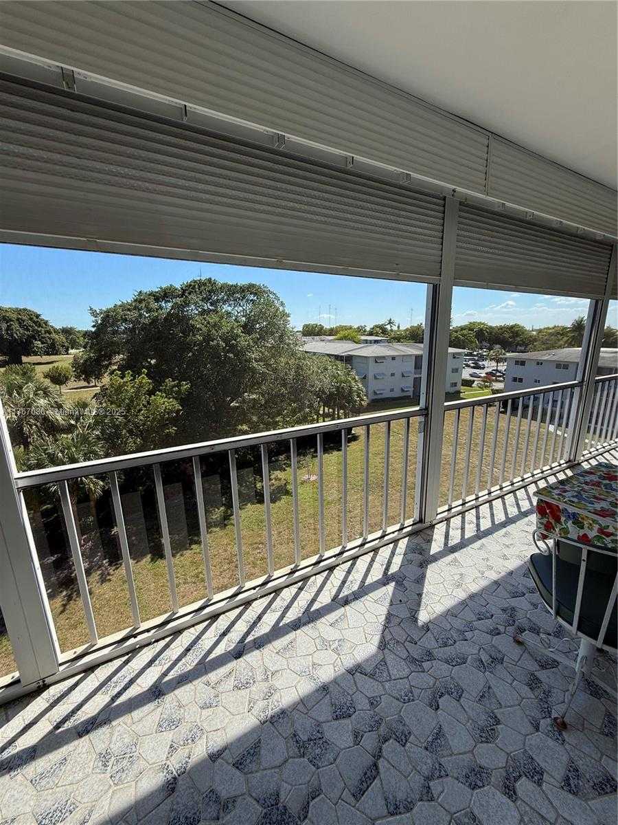 Small Image of 4800 HILLCREST LN #511, Hollywood Number 13