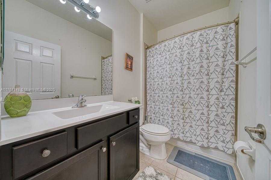 Small Image of 121 SOUTH EAST 34TH TER #121, Homestead Number 18