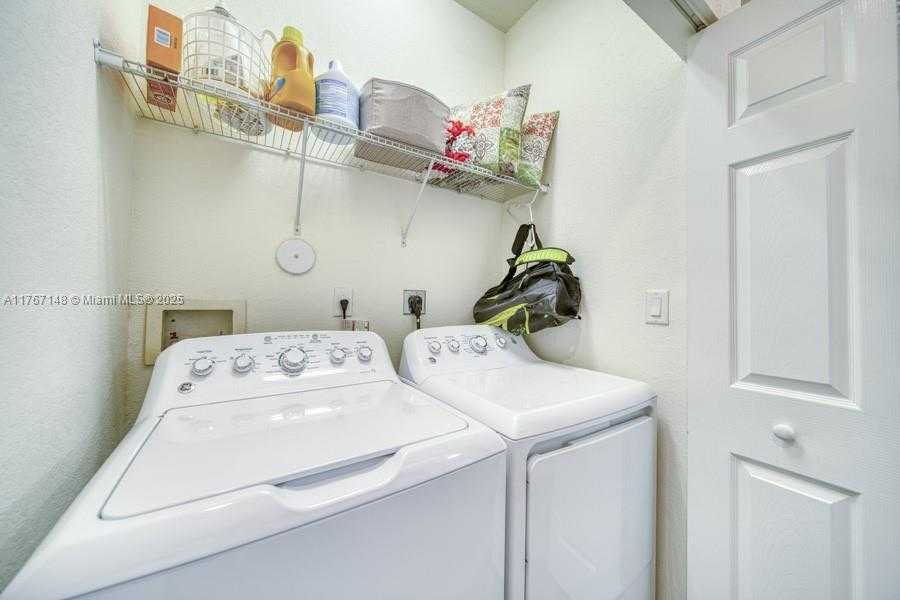 Small Image of 121 SOUTH EAST 34TH TER #121, Homestead Number 8