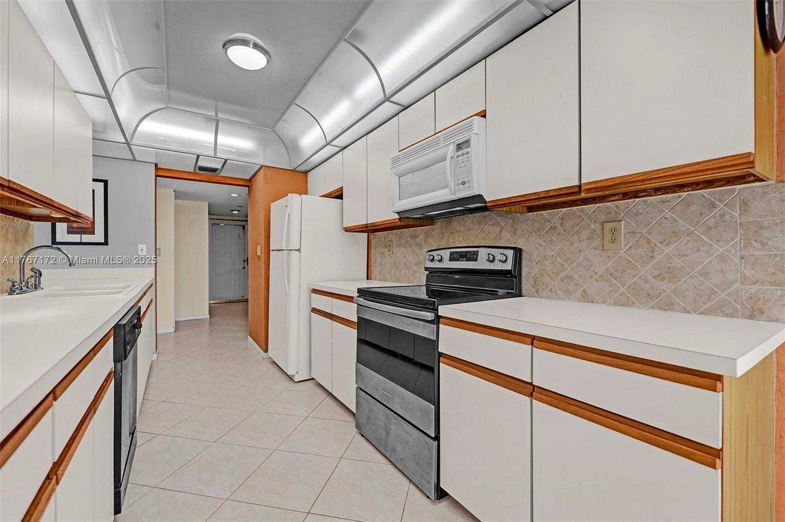 Small Image of 1470 SHERIDAN ST #22C, Hollywood Number 7
