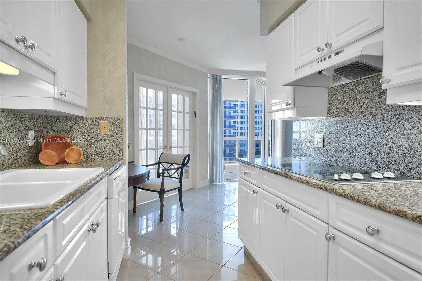 Small Image of 4779 COLLINS AVE #804, Miami Beach Number 14