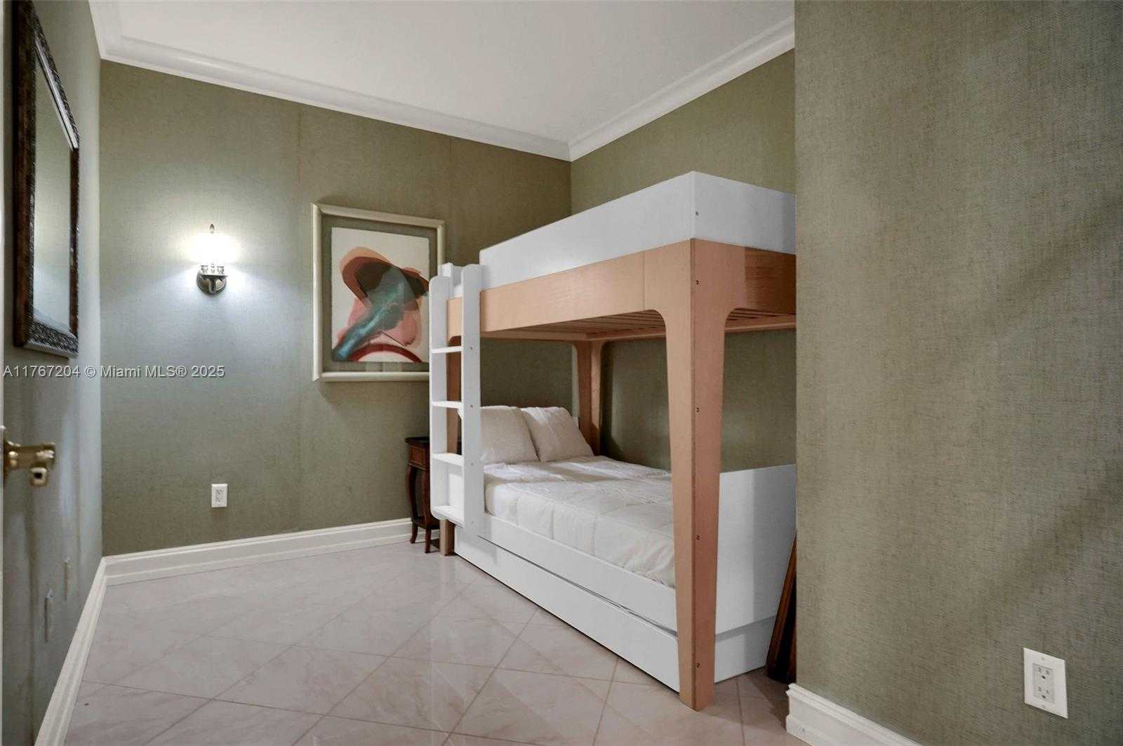 Small Image of 4779 COLLINS AVE #804, Miami Beach Number 26