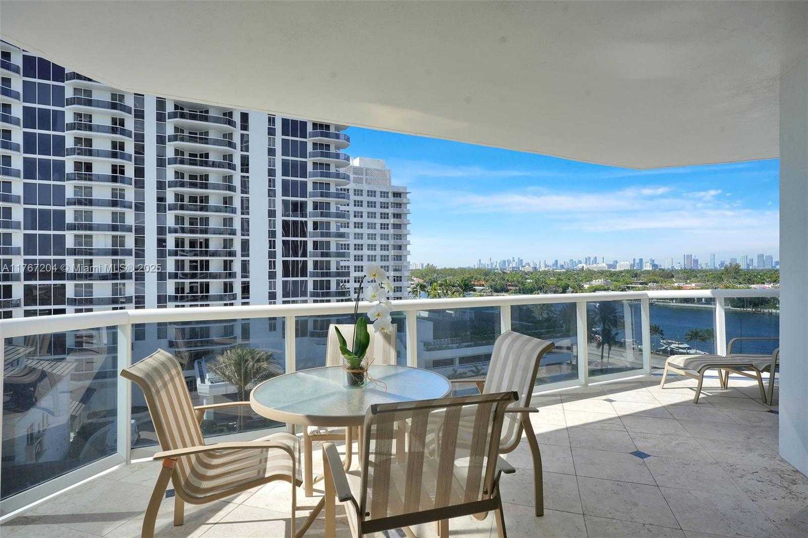 Small Image of 4779 COLLINS AVE #804, Miami Beach Number 3