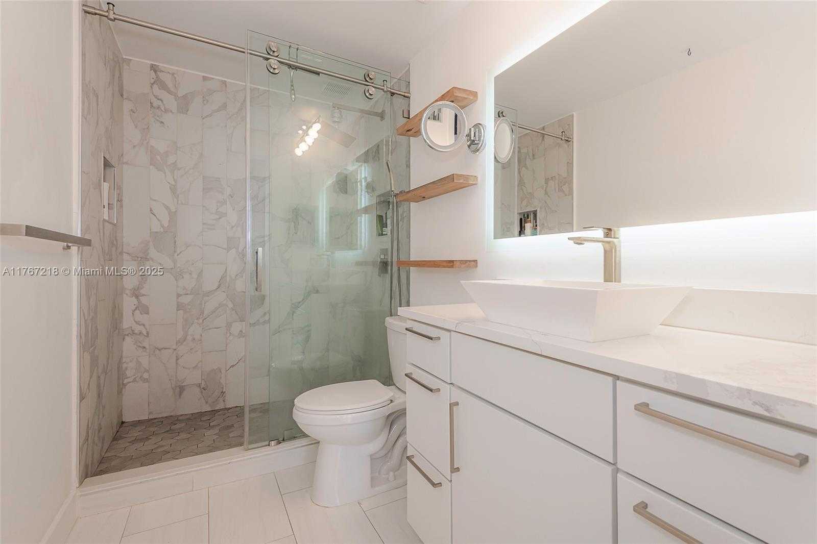 Small Image of 801 BRICKELL KEY BLVD #908, Miami Number 3