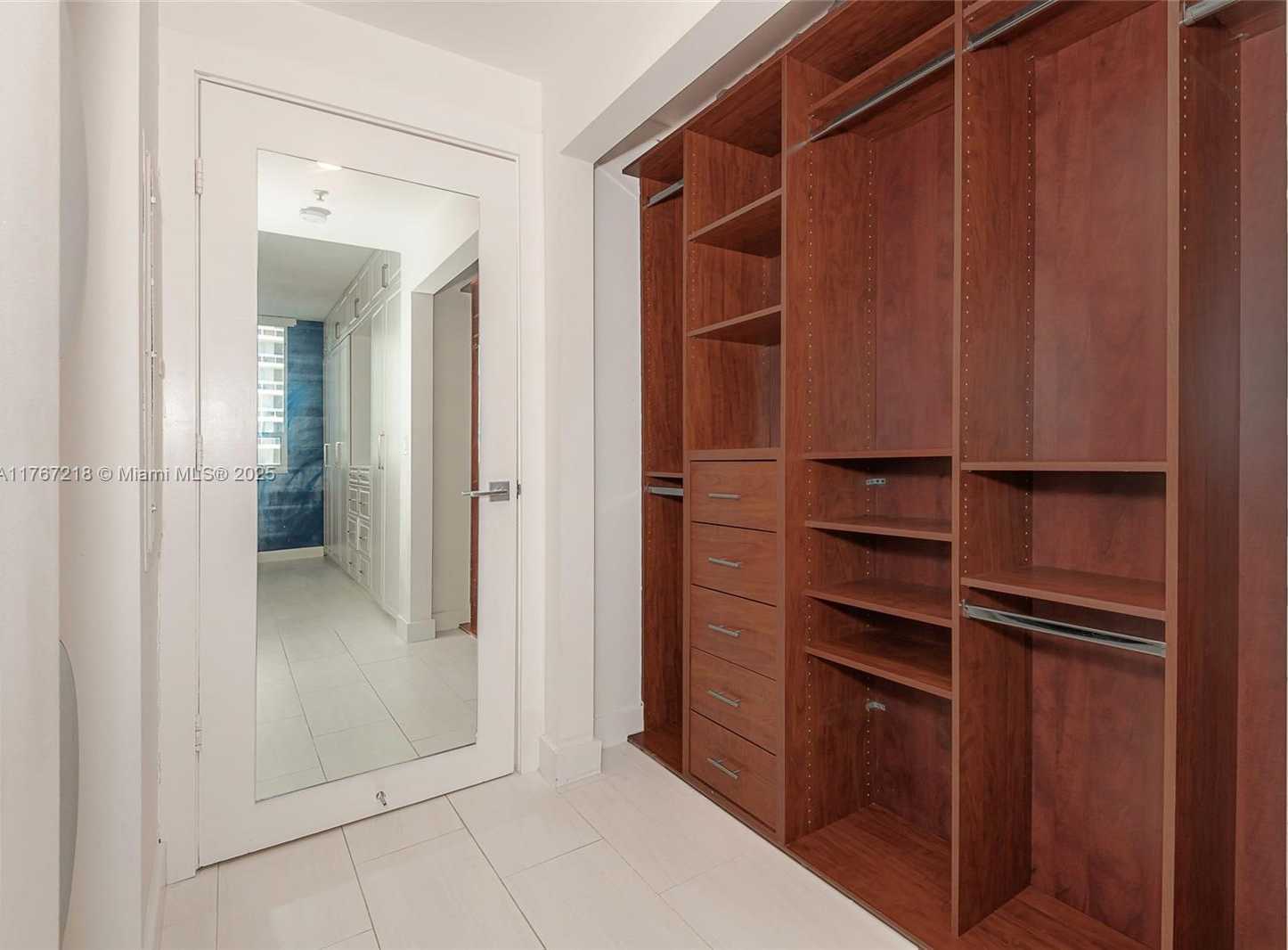 Small Image of 801 BRICKELL KEY BLVD #908, Miami Number 6