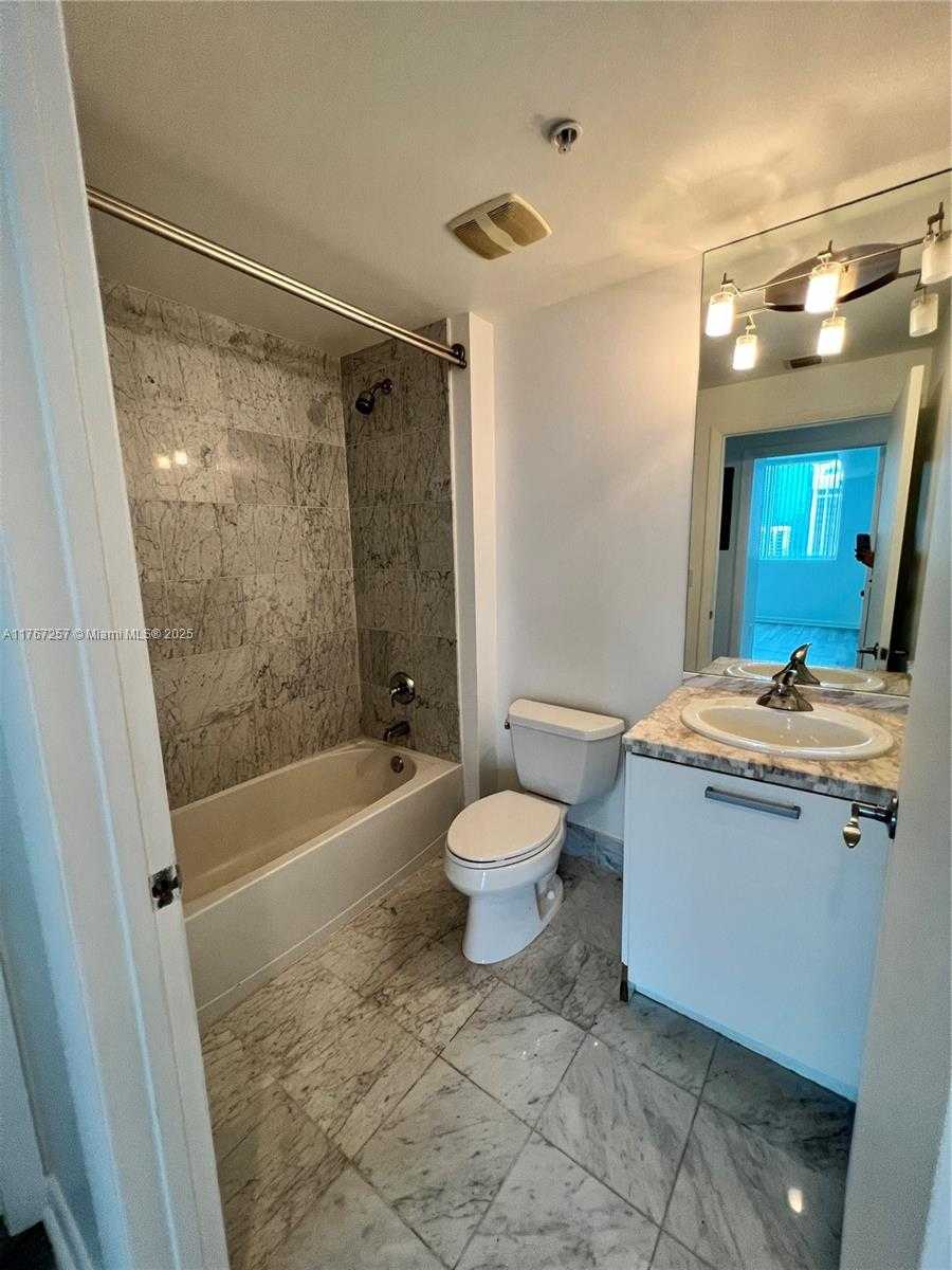 Small Image of 244 BISCAYNE BLVD #2609, Miami Number 13