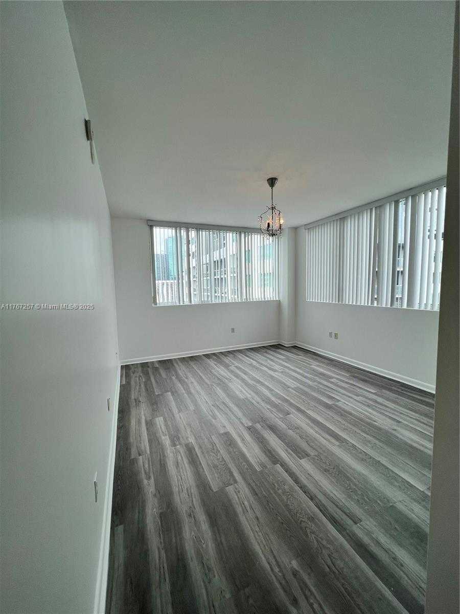 Small Image of 244 BISCAYNE BLVD #2609, Miami Number 15