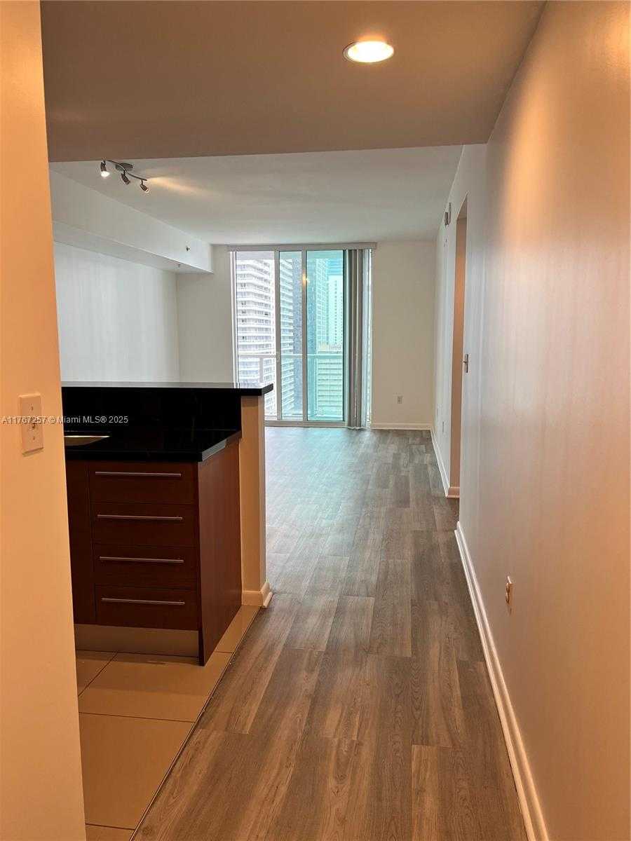 Small Image of 244 BISCAYNE BLVD #2609, Miami Number 3
