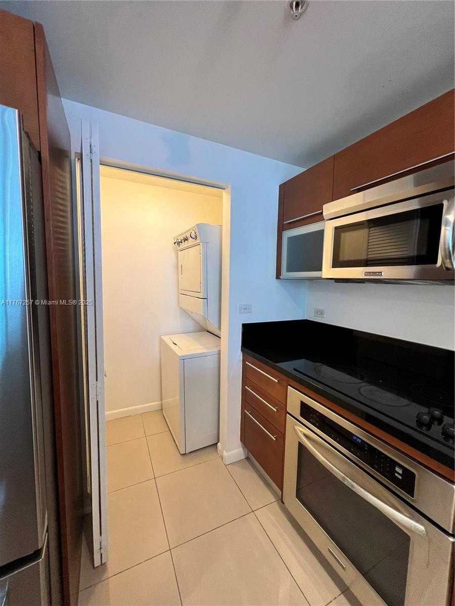 Small Image of 244 BISCAYNE BLVD #2609, Miami Number 5