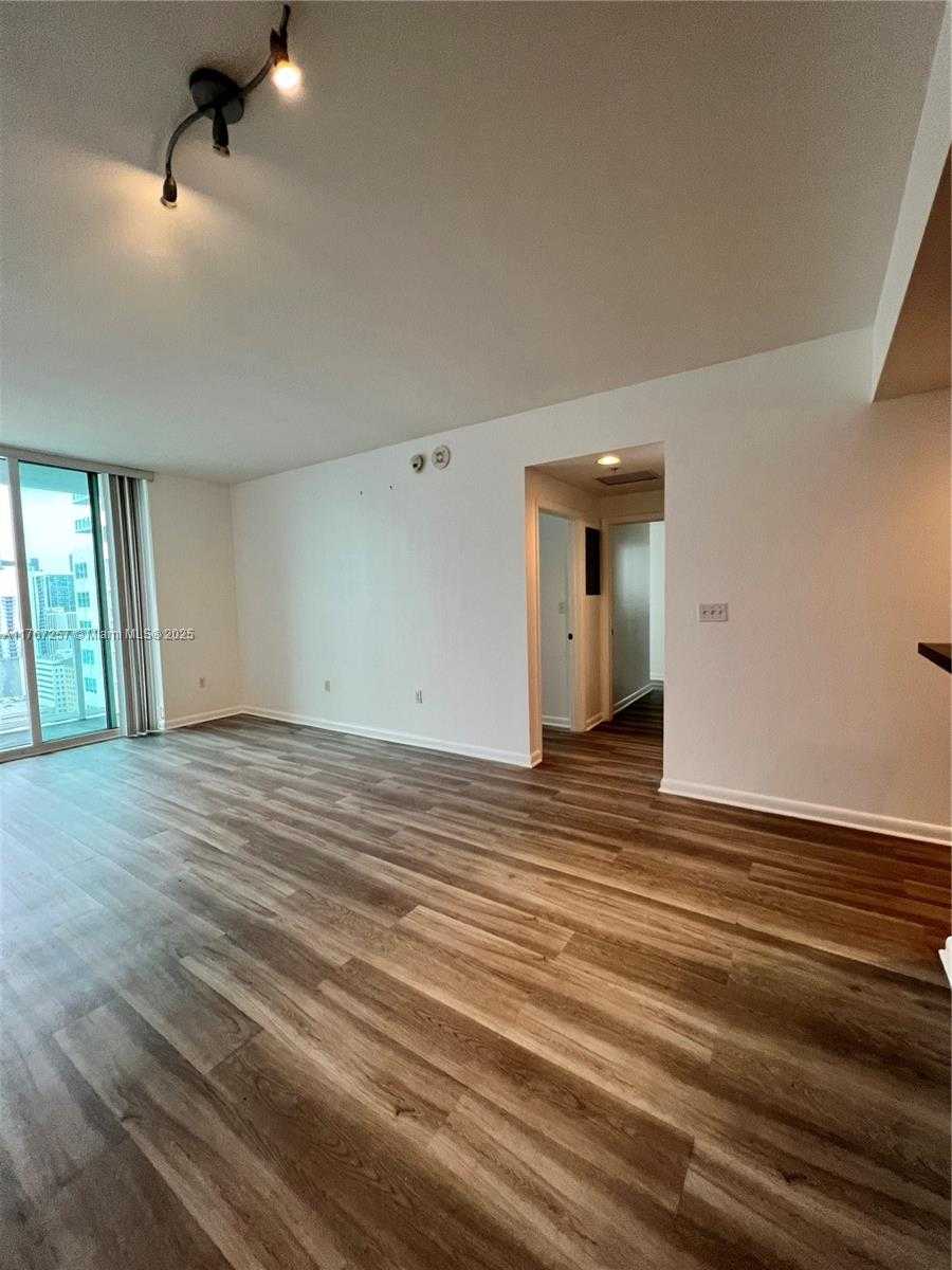 Small Image of 244 BISCAYNE BLVD #2609, Miami Number 7