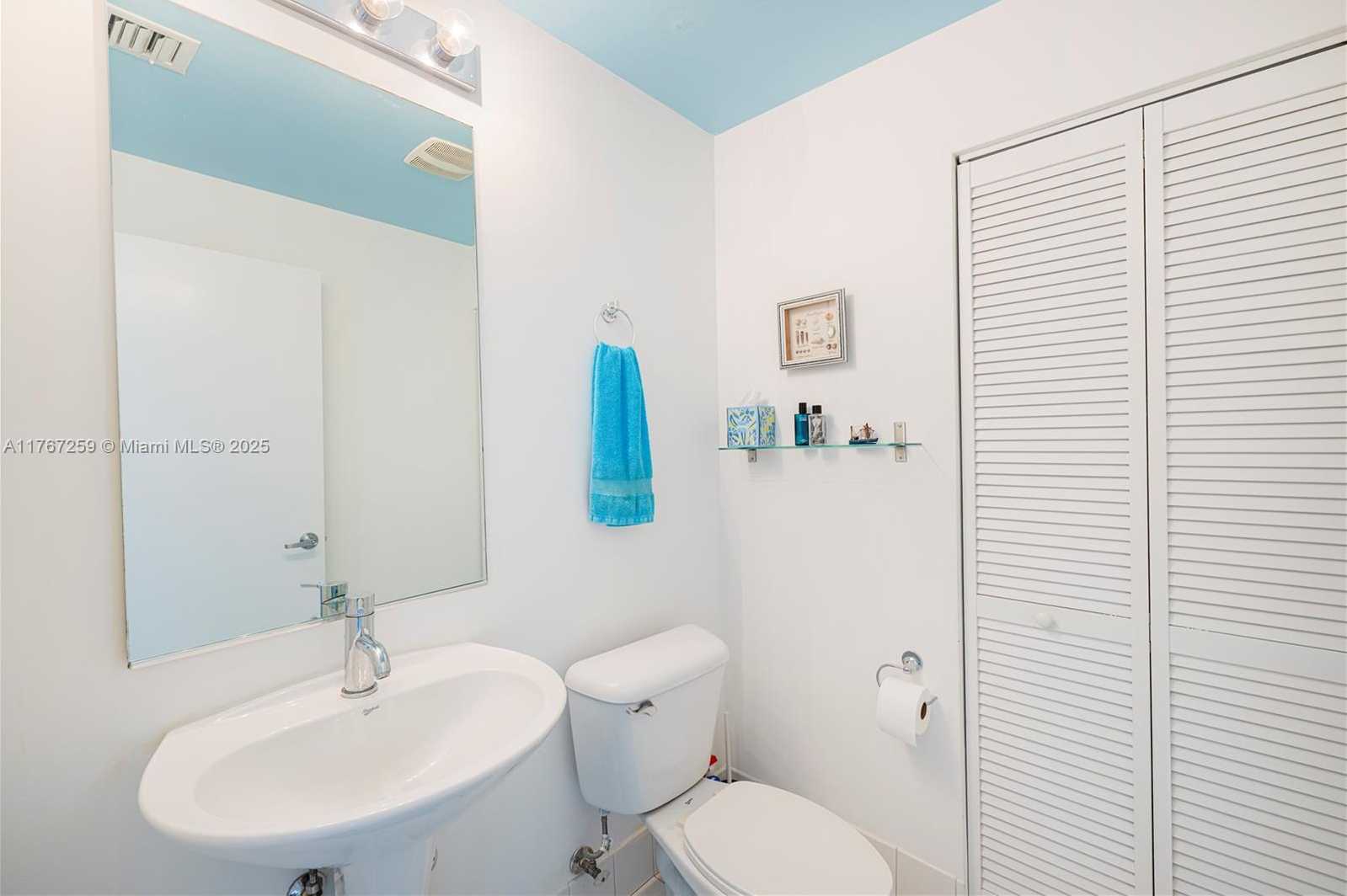 Small Image of 888 BISCAYNE BLVD #4306, Miami Number 10