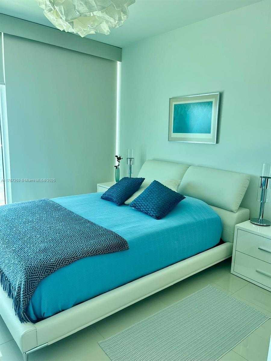 Small Image of 888 BISCAYNE BLVD #4306, Miami Number 31