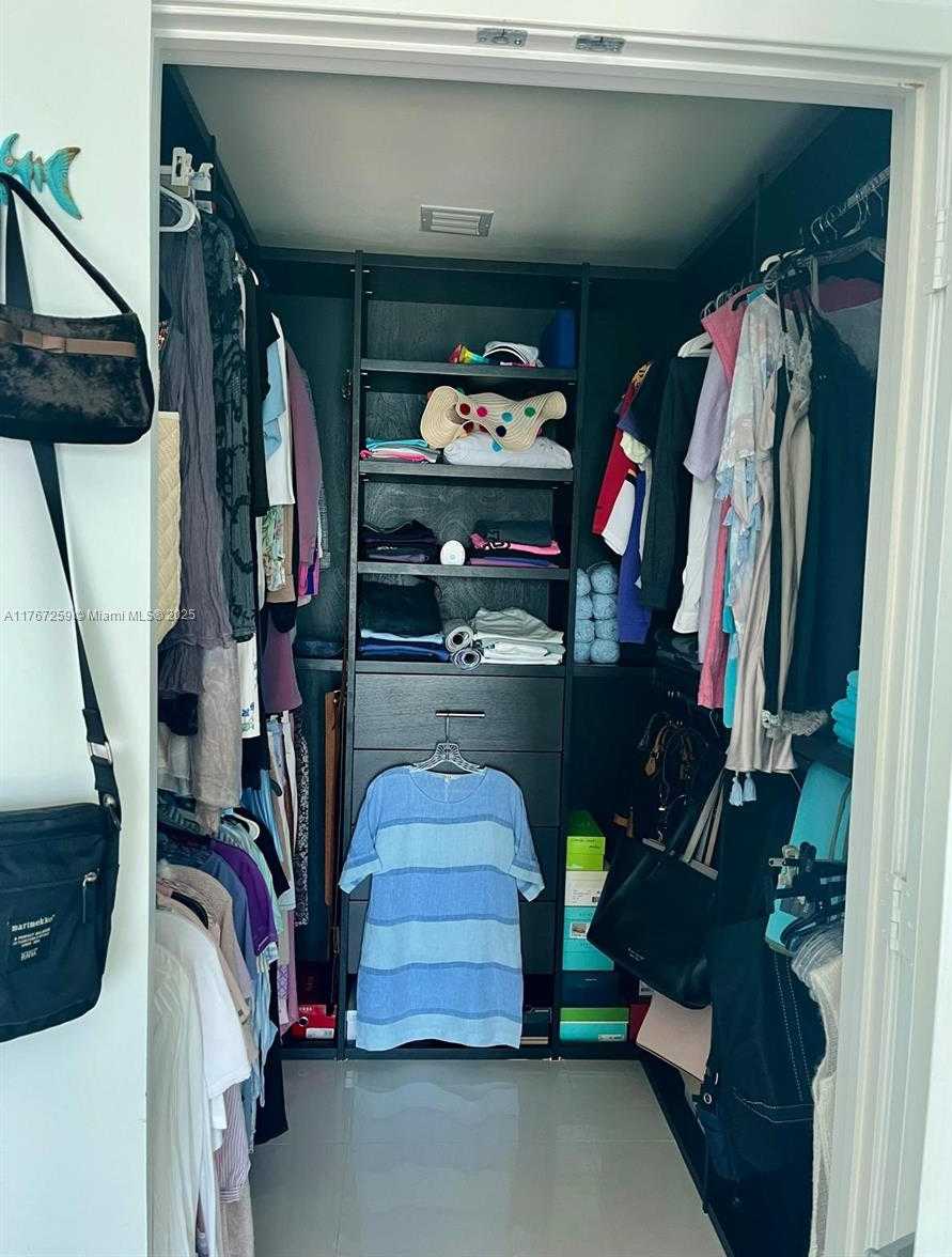Small Image of 888 BISCAYNE BLVD #4306, Miami Number 32