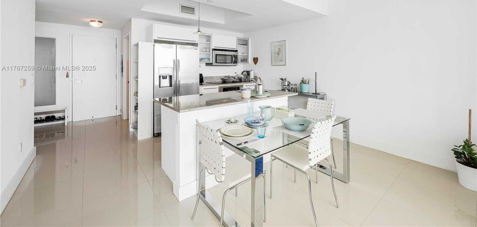 Small Image of 888 BISCAYNE BLVD #4306, Miami Number 4
