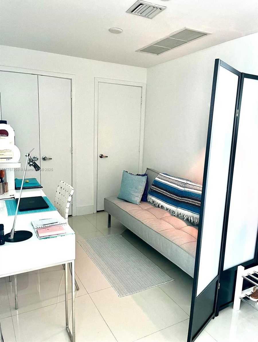 Small Image of 888 BISCAYNE BLVD #4306, Miami Number 40