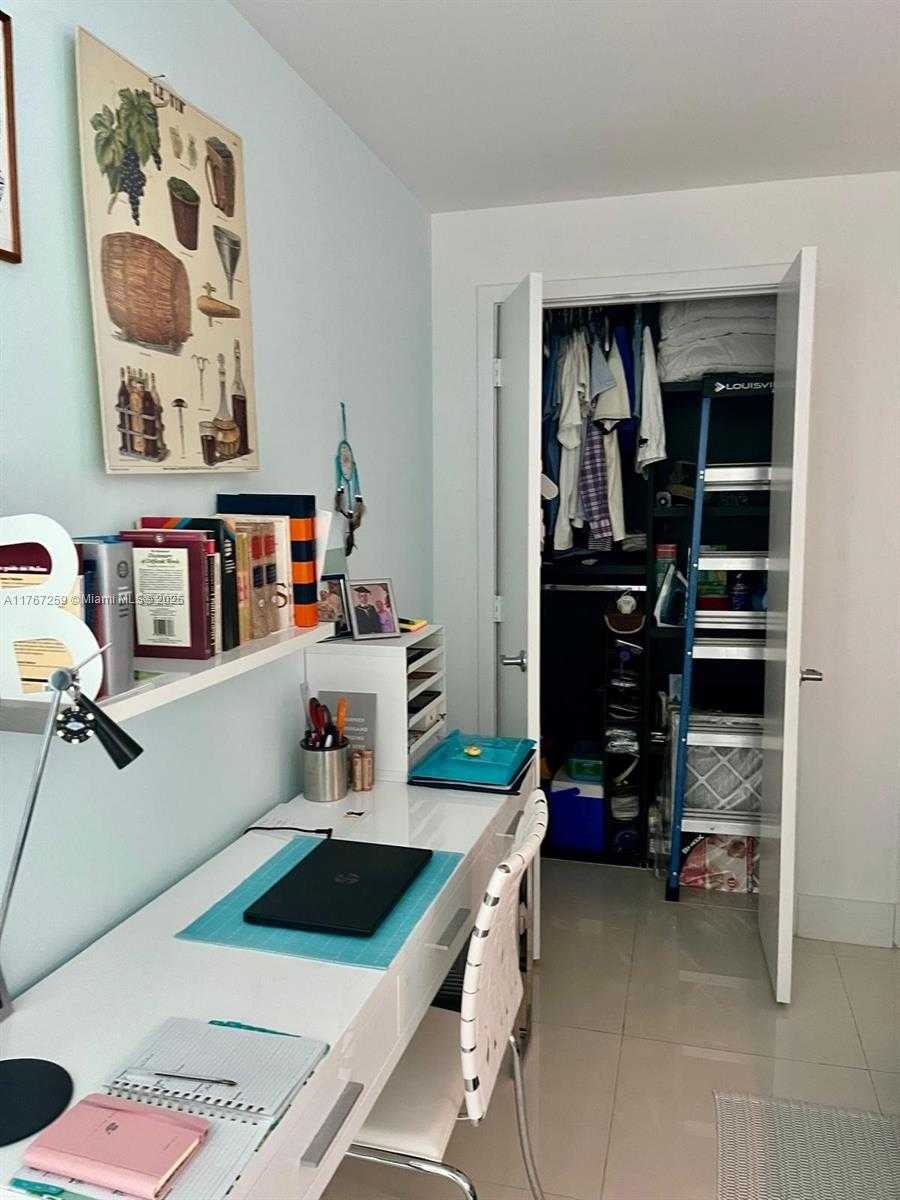 Small Image of 888 BISCAYNE BLVD #4306, Miami Number 41