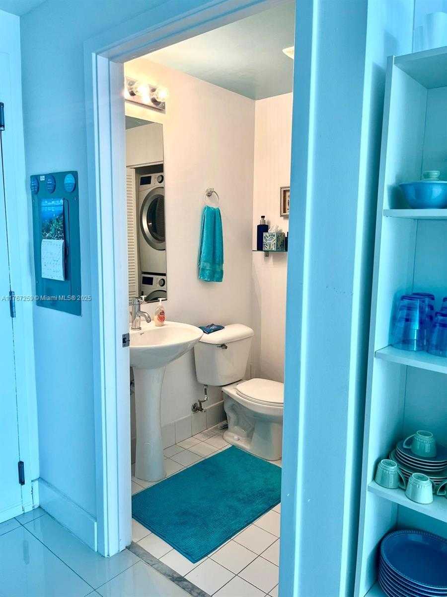 Small Image of 888 BISCAYNE BLVD #4306, Miami Number 45