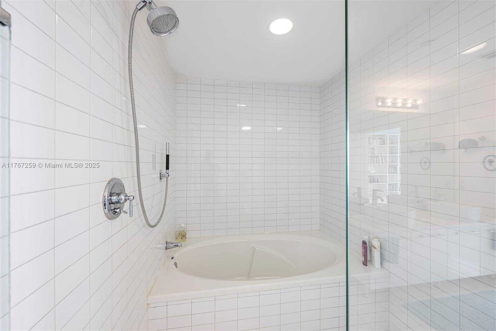 Small Image of 888 BISCAYNE BLVD #4306, Miami Number 7