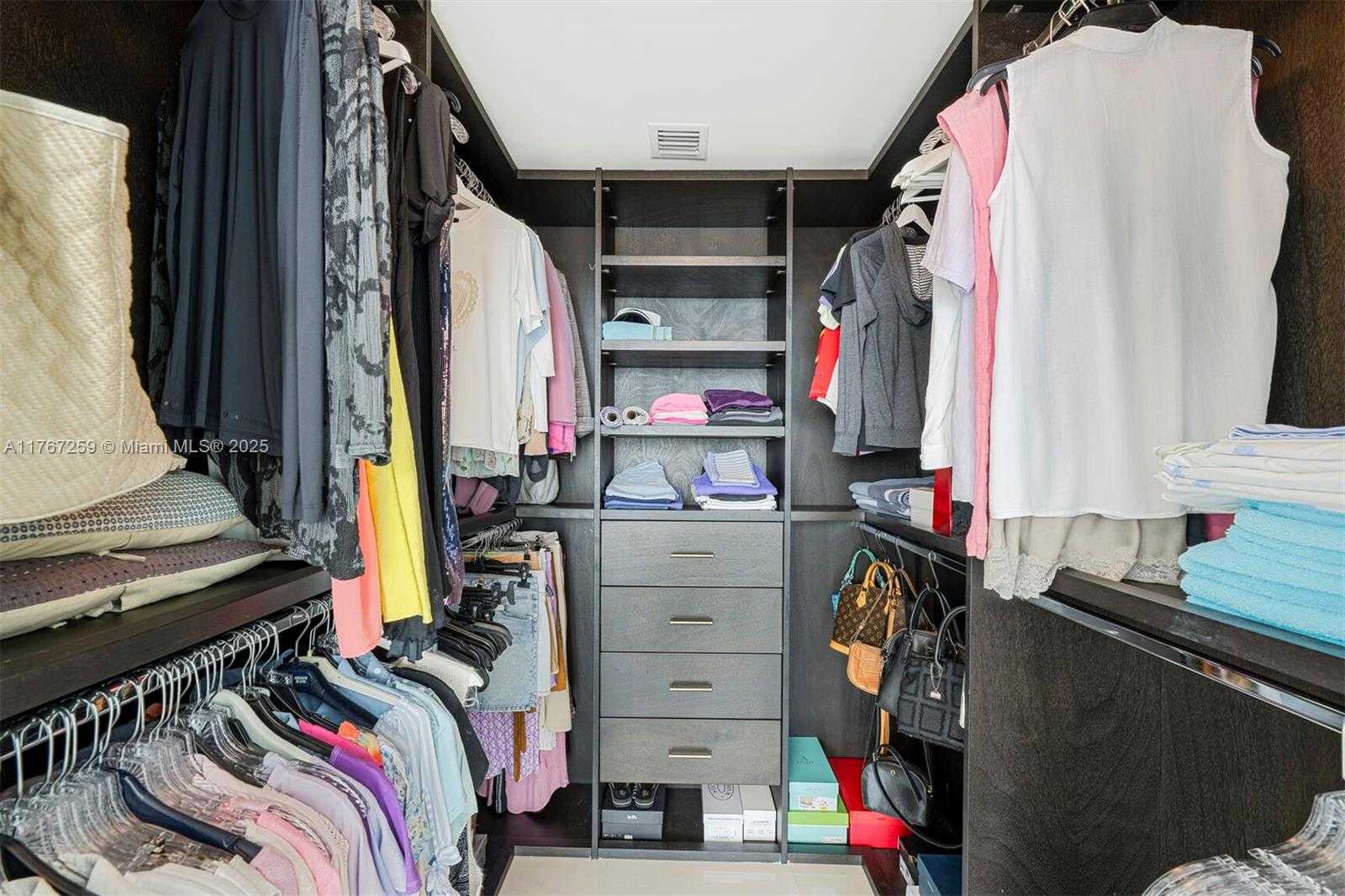 Small Image of 888 BISCAYNE BLVD #4306, Miami Number 8