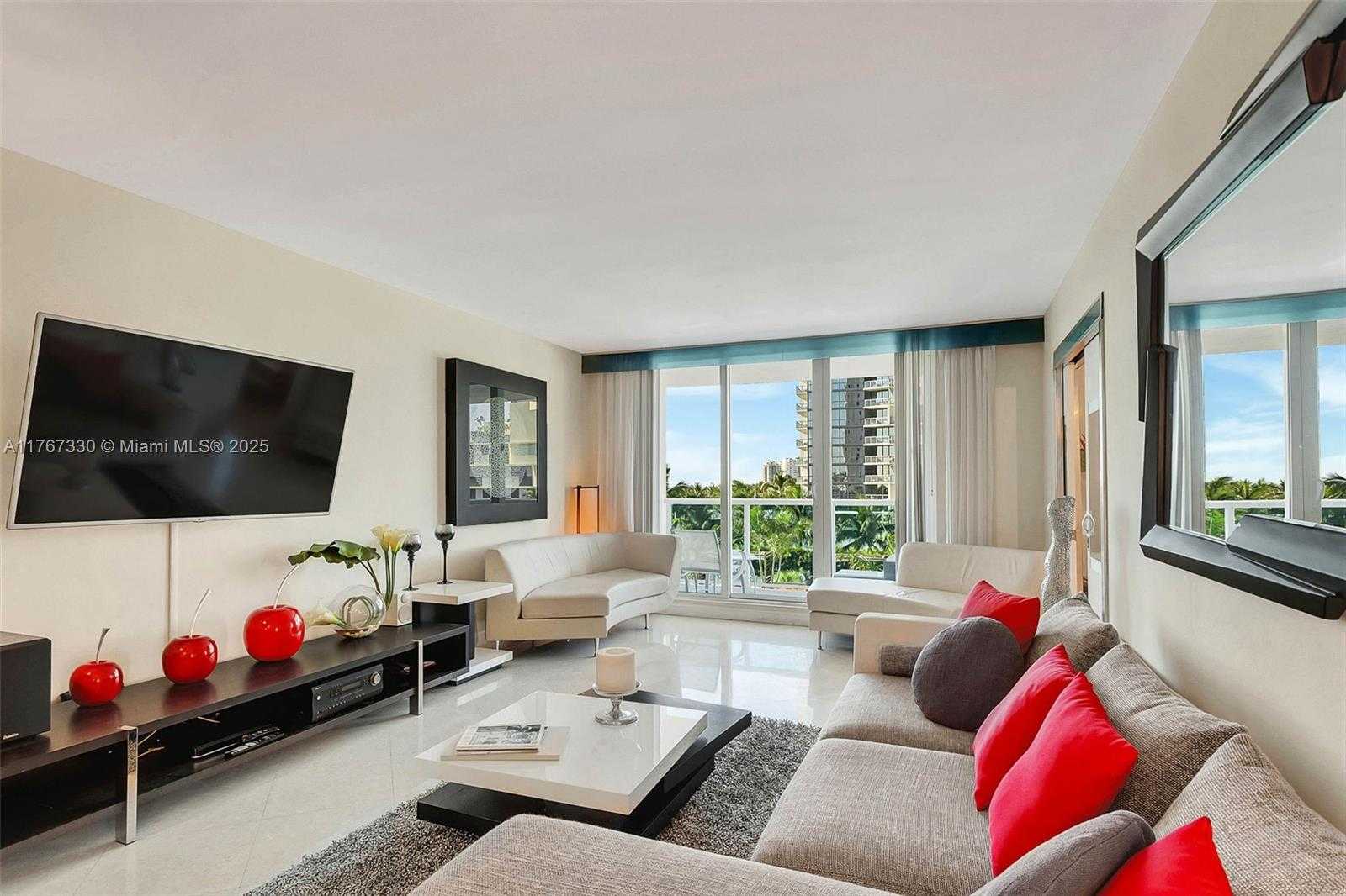 Small Image of 2301 COLLINS AVE #408, Miami Beach Number 5