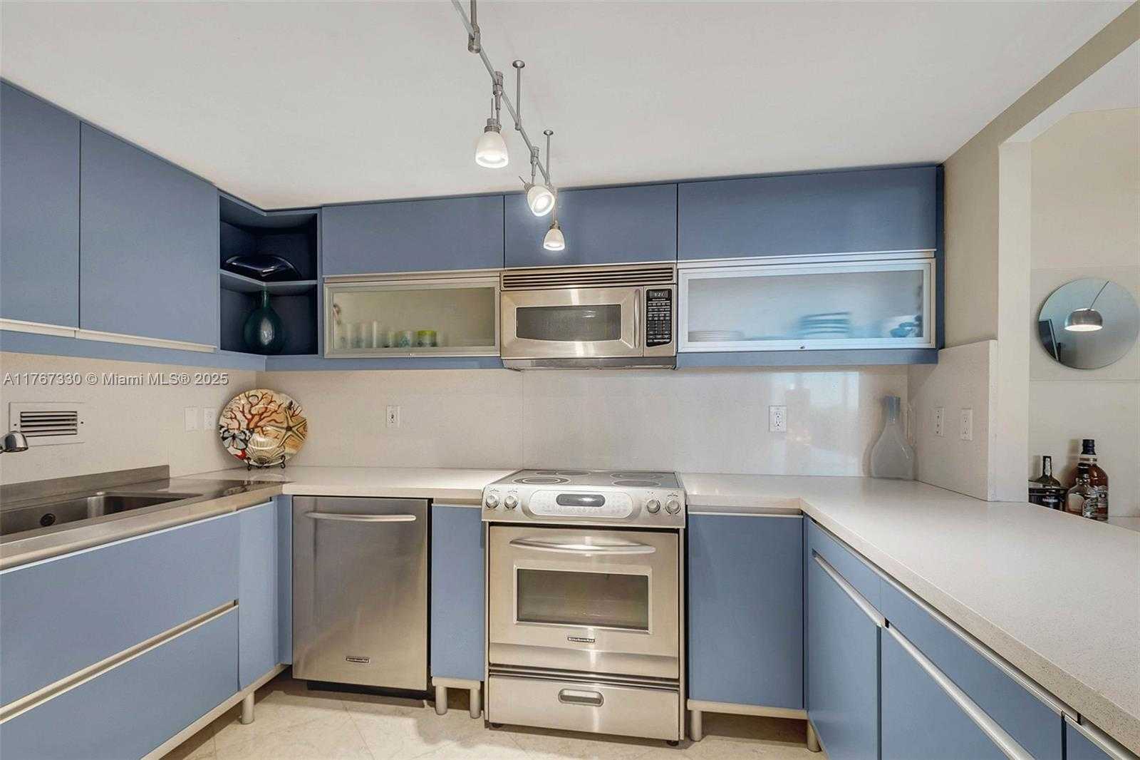 Small Image of 2301 COLLINS AVE #408, Miami Beach Number 7