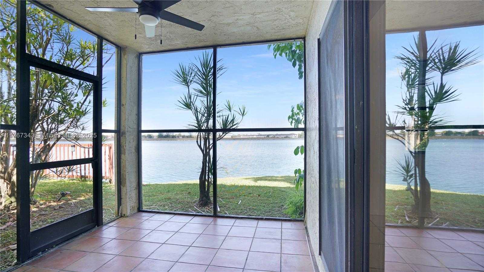 Small Image of 341 IVES DAIRY RD #341-06, Miami Number 17