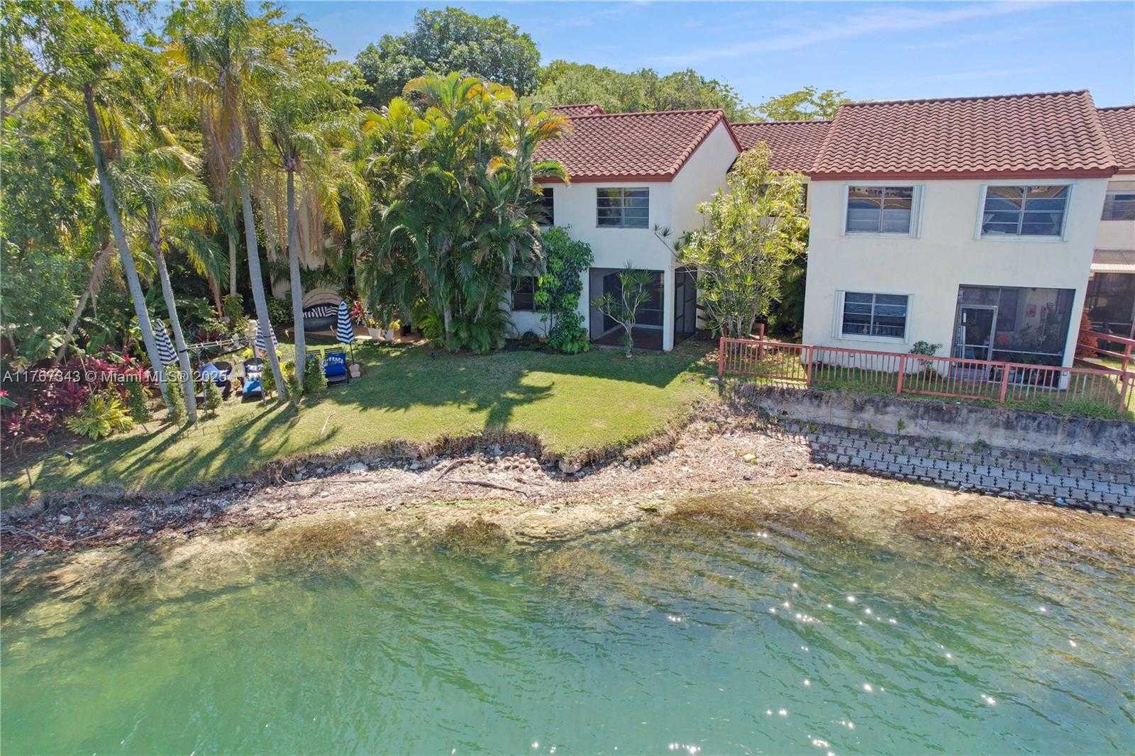 Small Image of 341 IVES DAIRY RD #341-06, Miami Number 4