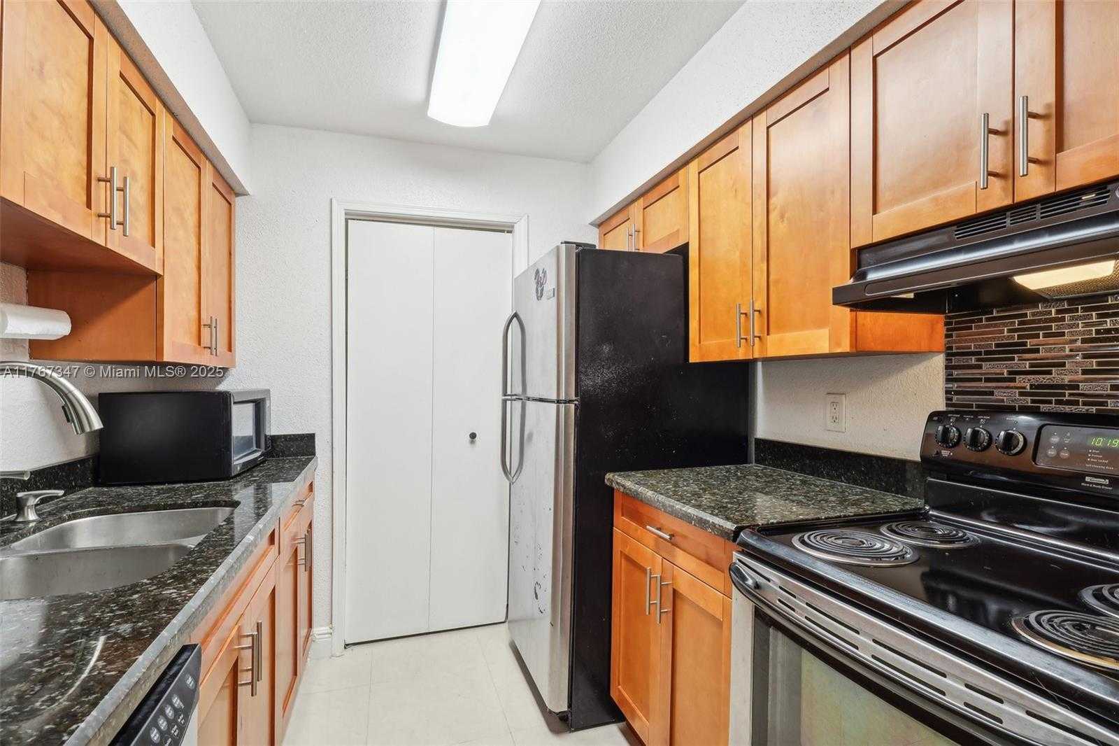 Small Image of 733 RIVERSIDE DR #1217, Coral Springs Number 2