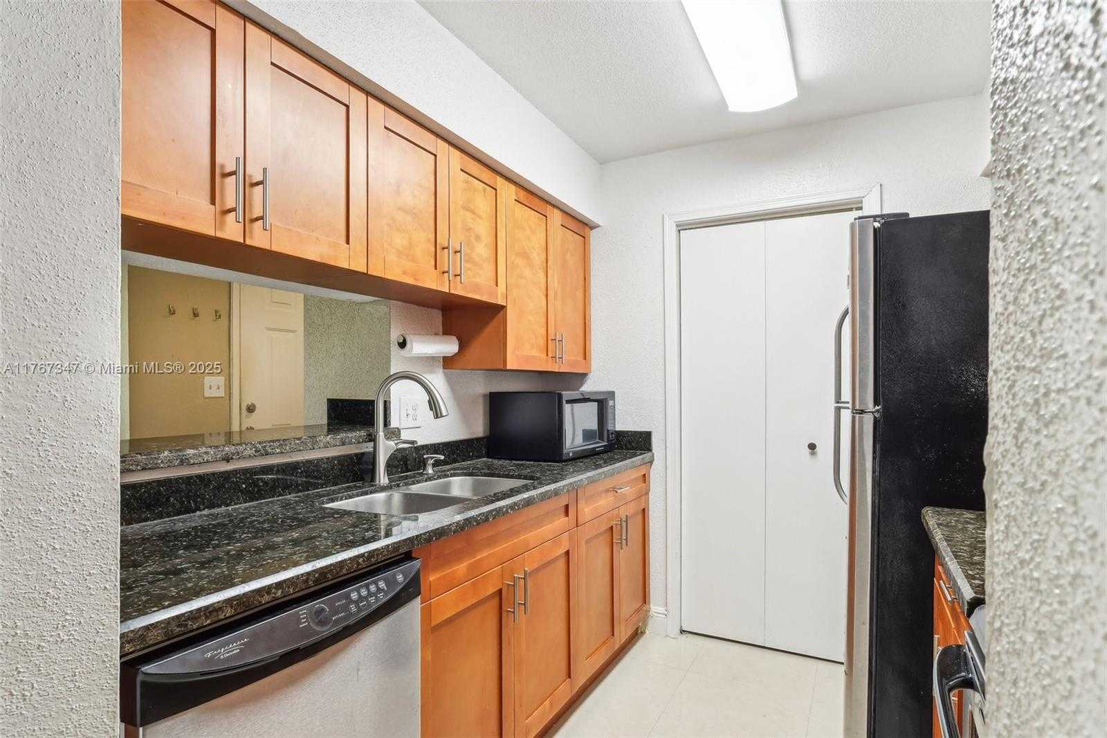 Small Image of 733 RIVERSIDE DR #1217, Coral Springs Number 3