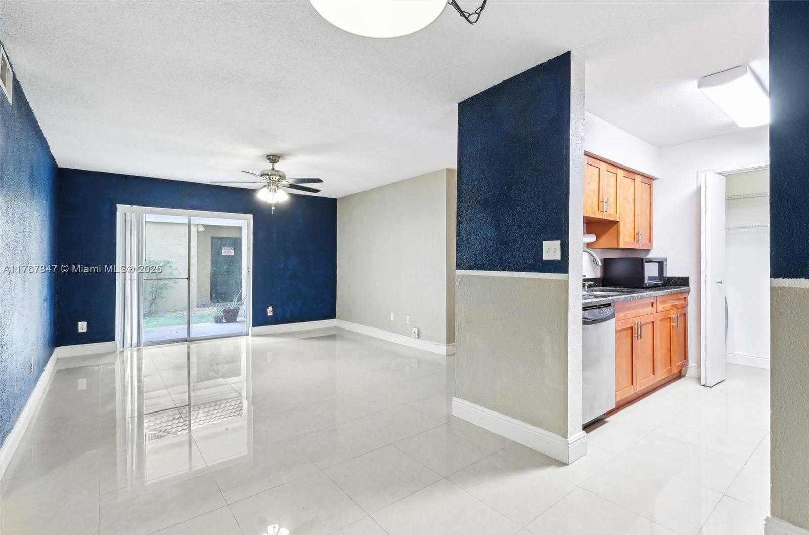 Small Image of 733 RIVERSIDE DR #1217, Coral Springs Number 7