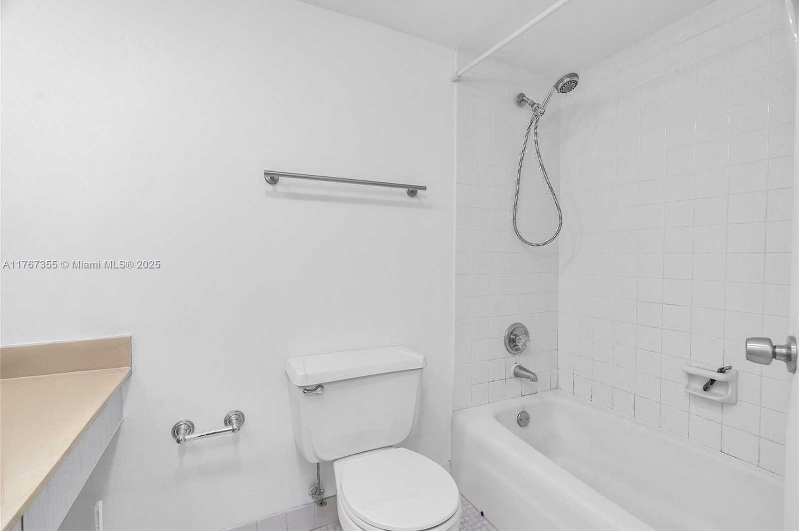 Small Image of 251 174TH ST #2115, Sunny Isles Beach Number 20