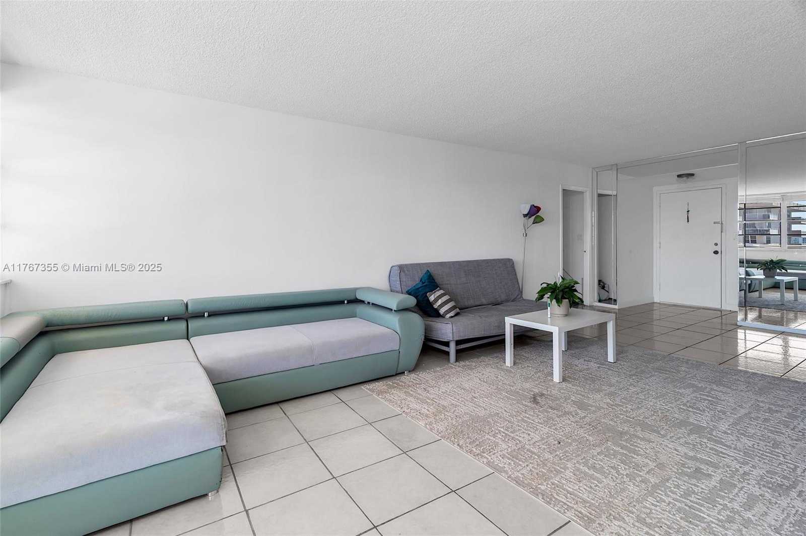 Small Image of 251 174TH ST #2115, Sunny Isles Beach Number 4