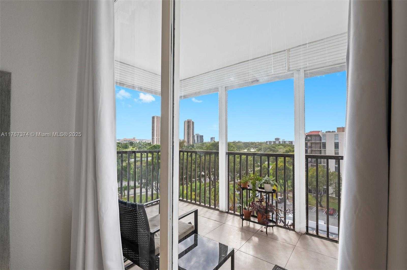 Small Image of 3375 NORTH COUNTRY CLUB DR #608, Aventura Number 10