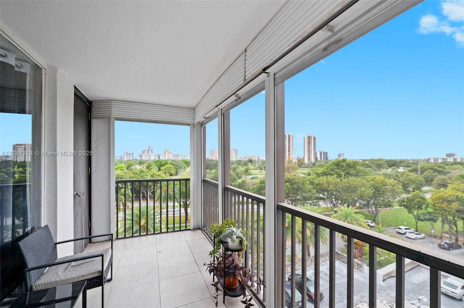 Small Image of 3375 NORTH COUNTRY CLUB DR #608, Aventura Number 12