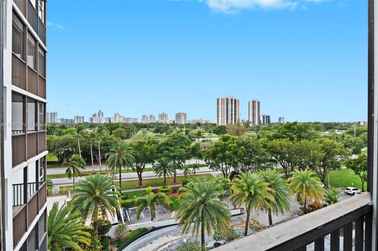 Small Image of 3375 NORTH COUNTRY CLUB DR #608, Aventura Number 13