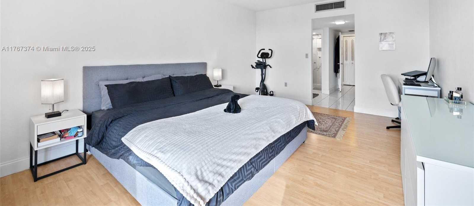 Small Image of 3375 NORTH COUNTRY CLUB DR #608, Aventura Number 19