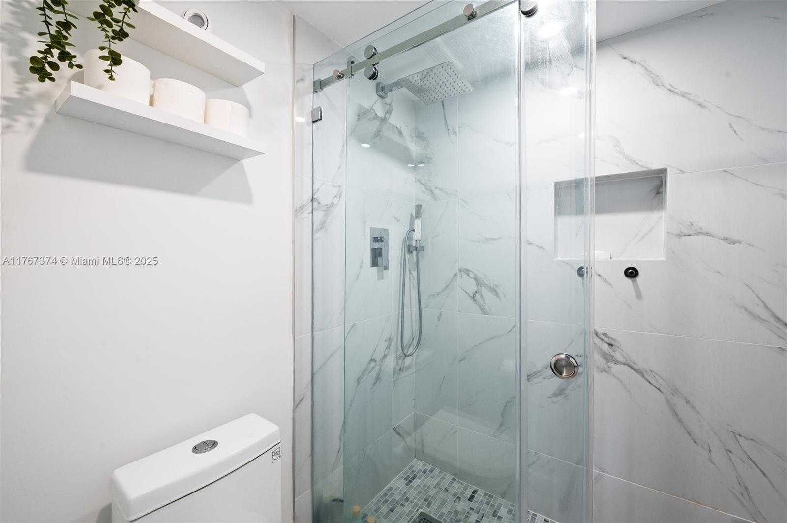 Small Image of 3375 NORTH COUNTRY CLUB DR #608, Aventura Number 21