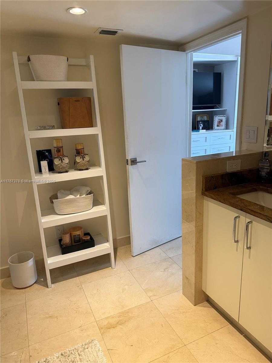 Small Image of 20306 NORTH EAST 34TH CT #39, Aventura Number 34