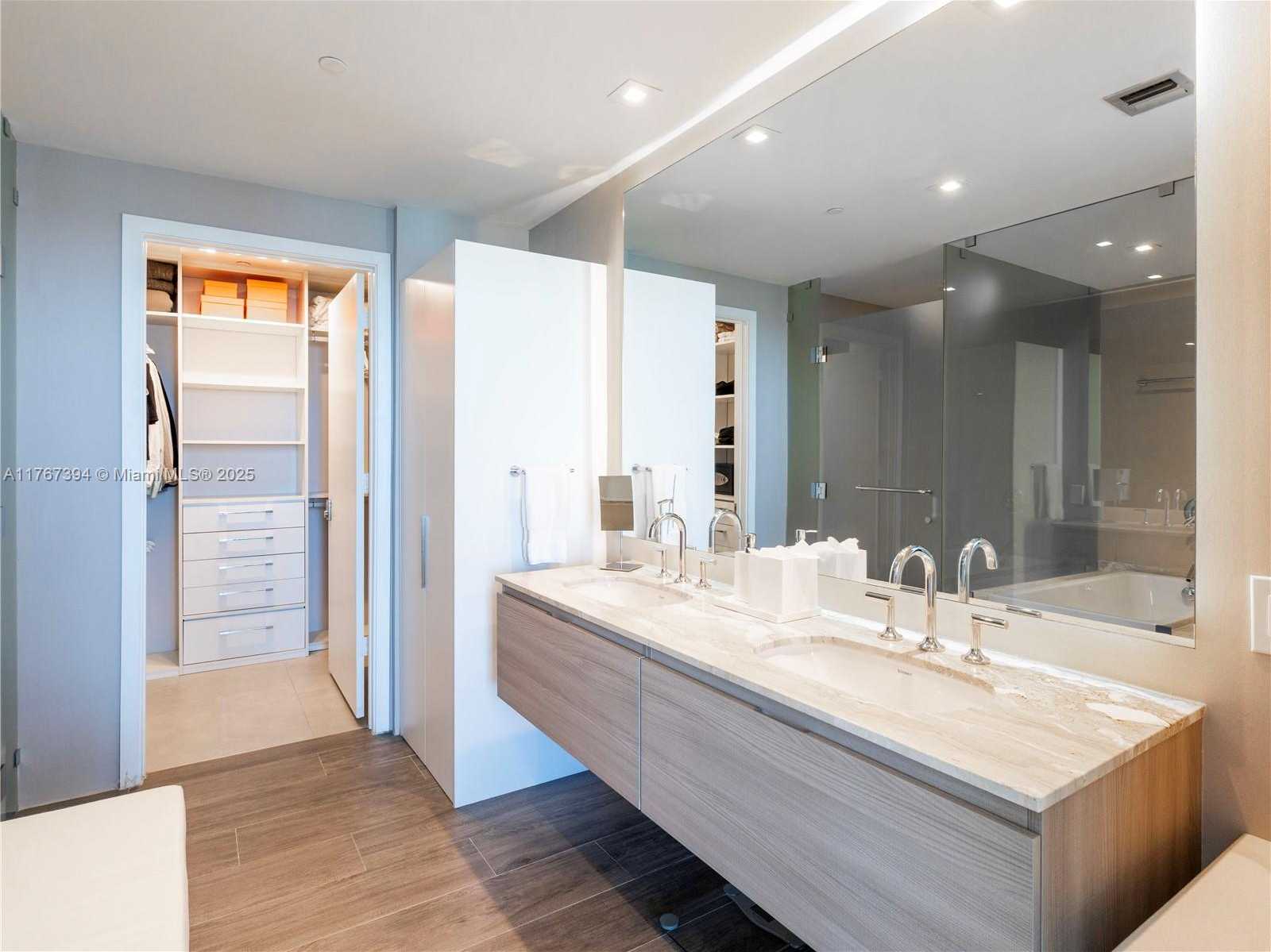 Small Image of 2900 NORTH EAST 7TH AVE #3904, Miami Number 12