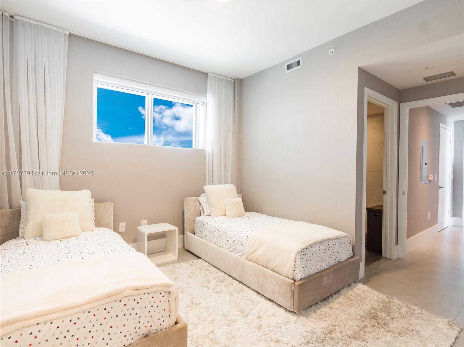 Small Image of 2900 NORTH EAST 7TH AVE #3904, Miami Number 17