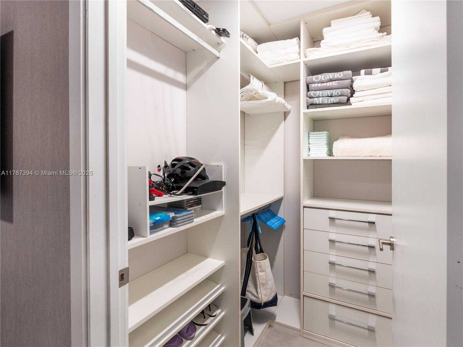 Small Image of 2900 NORTH EAST 7TH AVE #3904, Miami Number 18