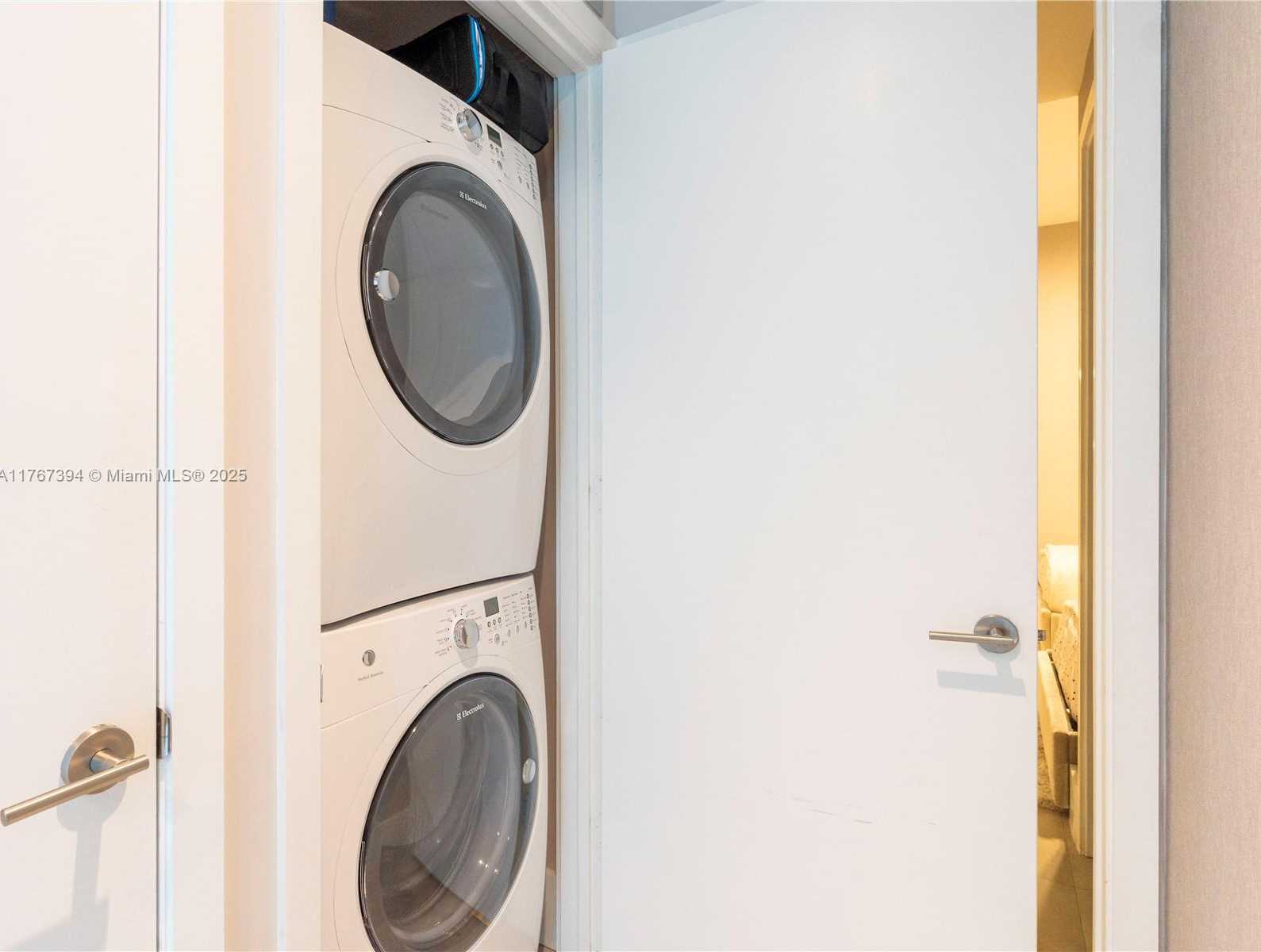 Small Image of 2900 NORTH EAST 7TH AVE #3904, Miami Number 22
