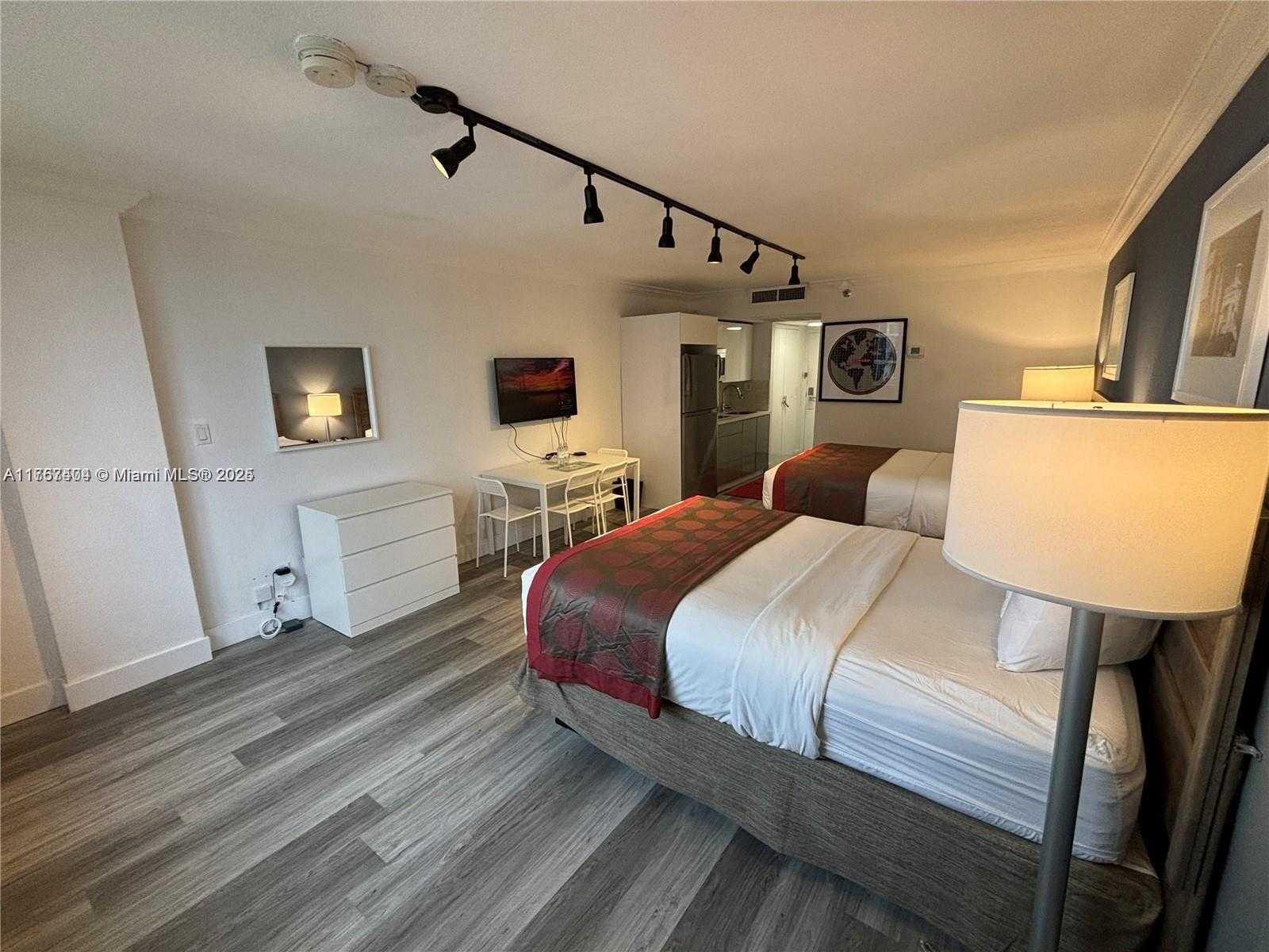 Small Image of 19201 COLLINS AVE #1119, Sunny Isles Beach Number 2