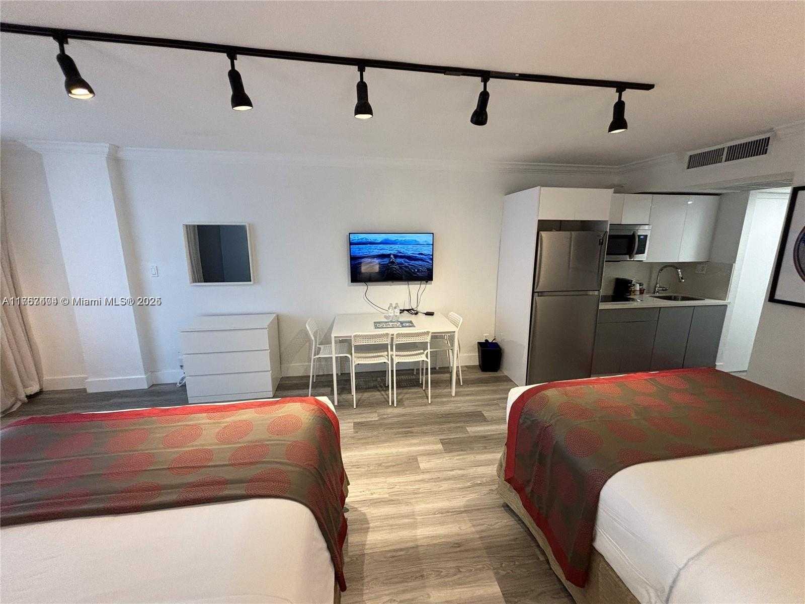 Small Image of 19201 COLLINS AVE #1119, Sunny Isles Beach Number 3